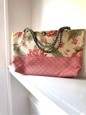 S. K. Designs Floral Canvas Handbag/Mini Tote Bag with Pink Patterned Base